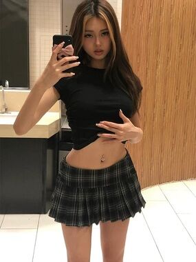 Plaid Pleated Mini Skirt - Black/Gray